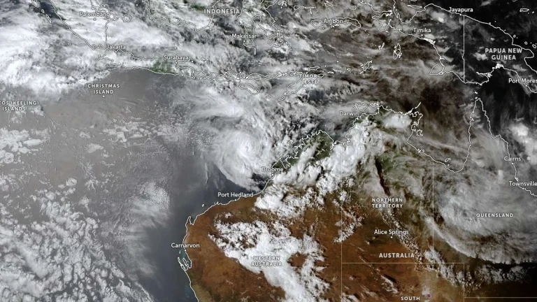 satellite image of tropical cyclone hayley 0840 utc december 29 2025