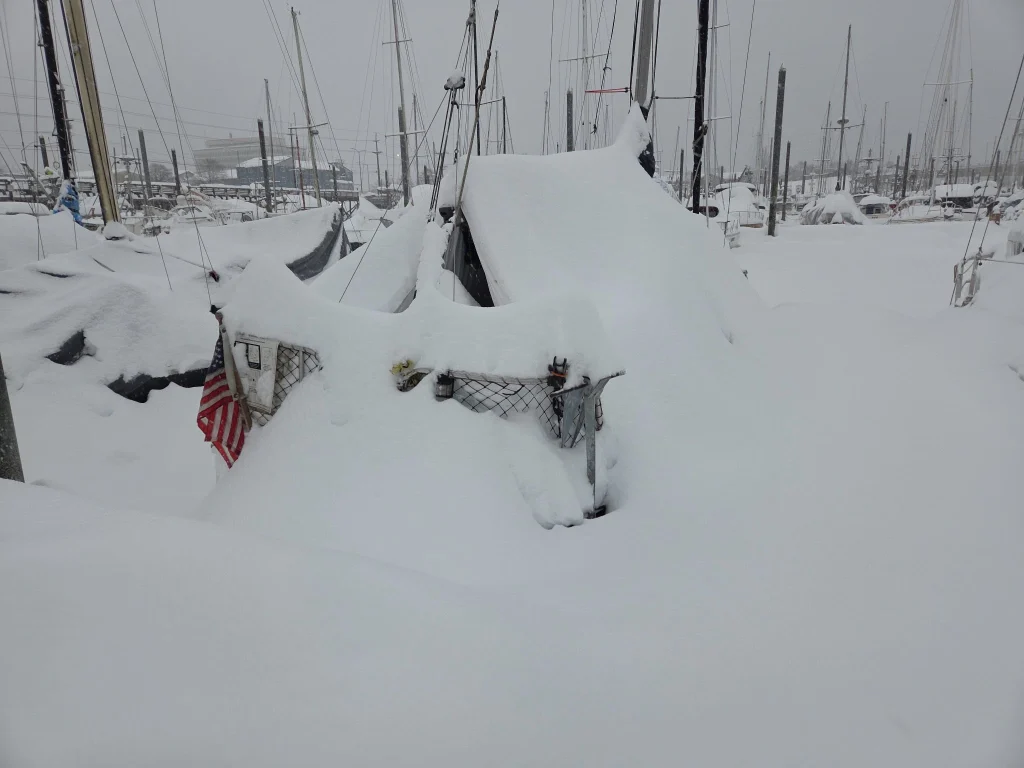 Heavy snow accumulations at Juneau, AlHeavy snow accumulations at Juneau, Alaska on January 1, 2025aska on January 1, 2025