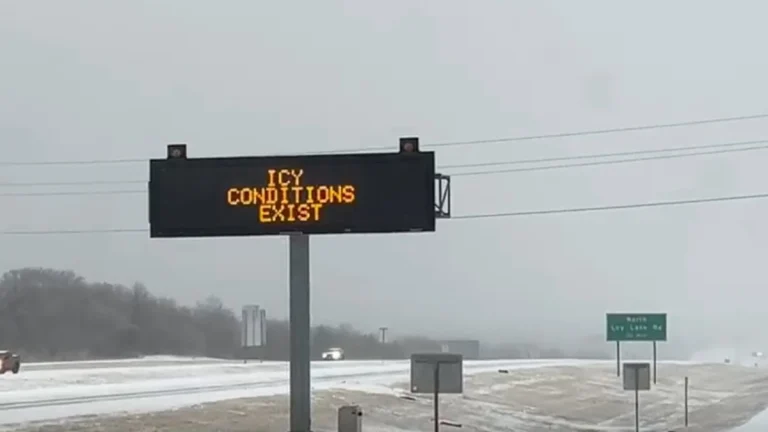 Icy condition warning in Texas on January 25, 2026