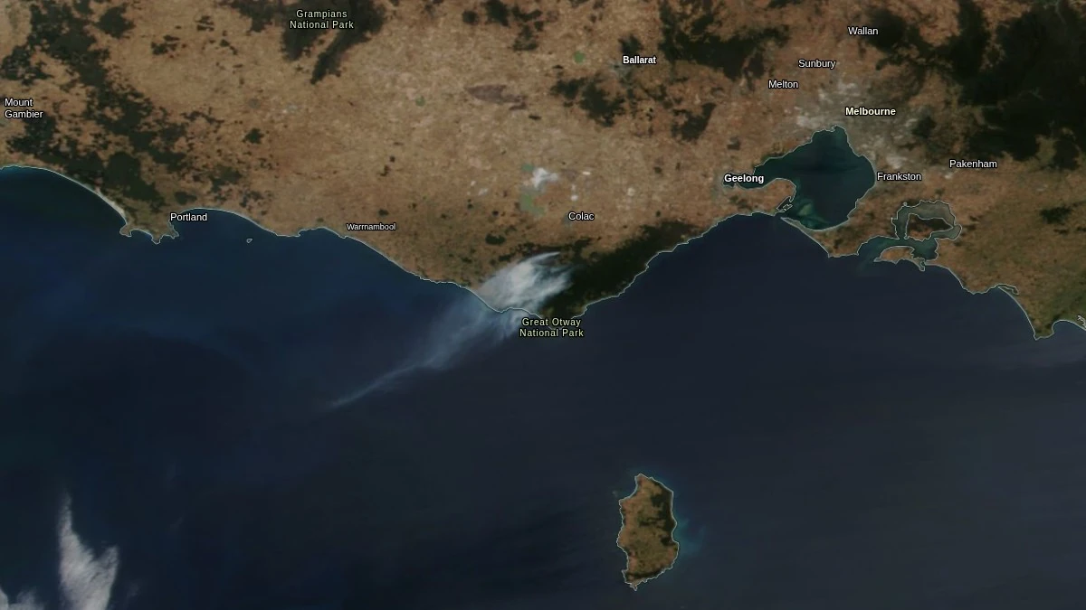 wildfire smoke rising above great otway national park january 26 2026