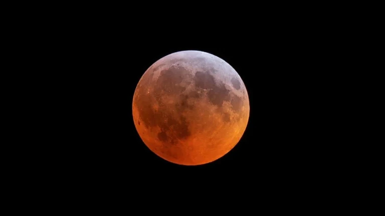 Total lunar eclipse on January 21, 2019 by Giuseppe Donatiello