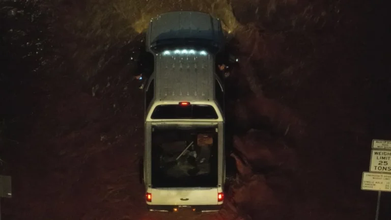 Search and rescue operations are being conducted in O'ahu, Hawaii, on March 22, 2026.
