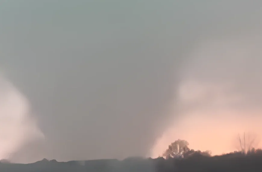 Tornado near Kankakee, Illinois on March 10, 2026