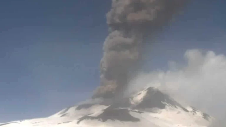 impulsive explosion etna volcano march 4 2026 ingv