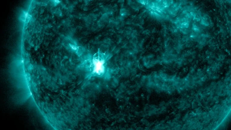 m2.7 solar flare march 16 2026 sdo aia 131