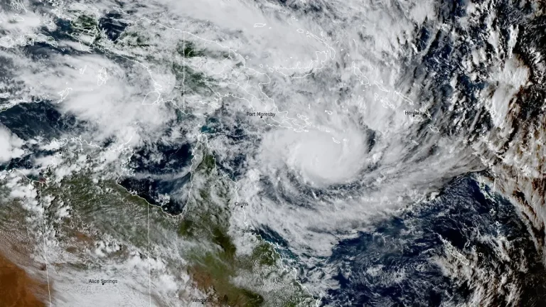 tropical cyclone narelle at 0600 utc on march 18 2026 jma himawari