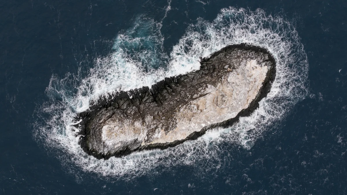 Island in the Weddell Sea yet to be recorded on nautical charts. Credit Christian Haas, Alfred Wegener Institute