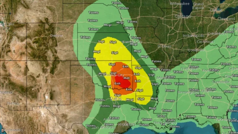 Moderate risk of severe thunderstorms in central and southeastern Oklahoma on April 25, 2026