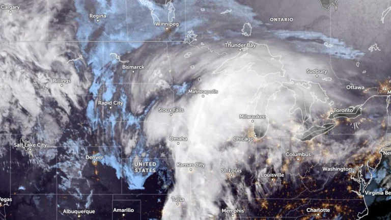 Satellite image of the northern USA at 10:30 UTC on April 2, 2026. NOAA/GOES-19, Zoom Earth, The Watchers