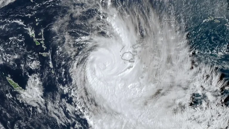 tropical cyclone vaianu satellite image 0400 utc april 7 2026