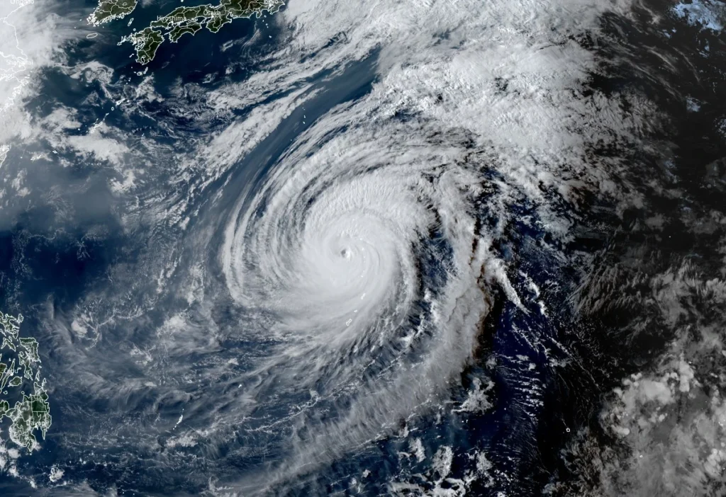 typhoon sinlaku 0700 utc april 16 2026 jma himawari-9 satellite image