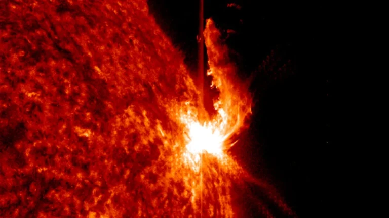 x2.5 solar flare april 24 2026 aia 304