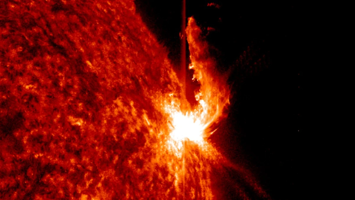 x2.5 solar flare april 24 2026 aia 304