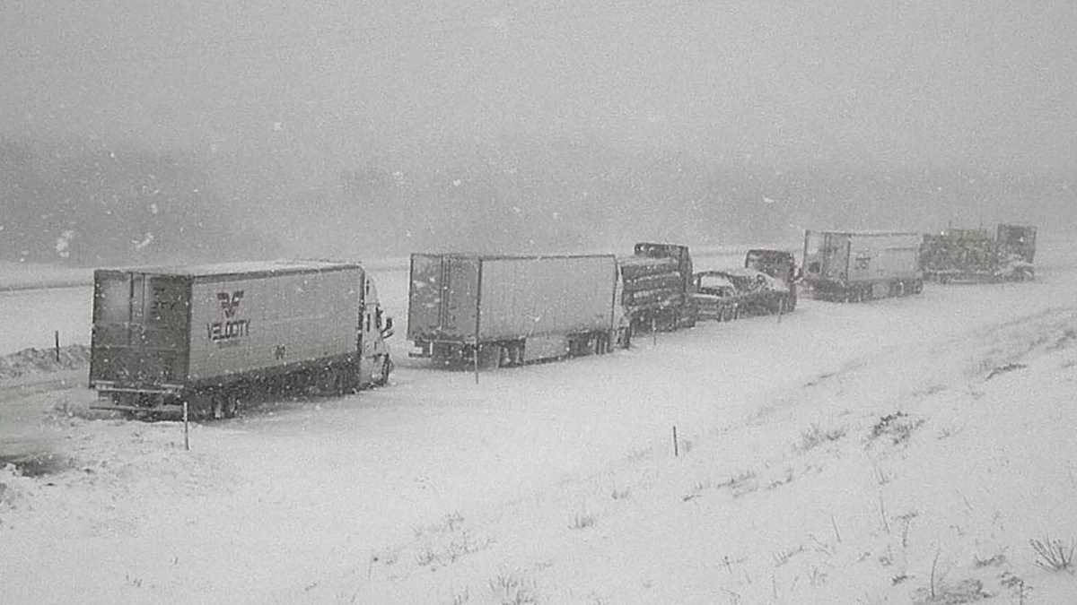 Late-season snowstorm shuts down I-80 in southern Wyoming may 18 2026