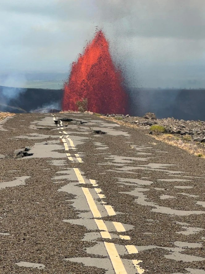 May 5, 2026 — Episode 46 north vent lava fountain with Crater Rim Drive in the foreground