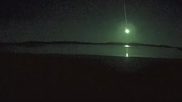 Very bright fireball seen over eastern Tasmania on May 10, 2026