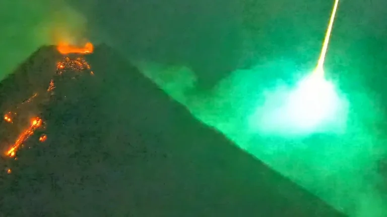 fireball over mayon volcano philippines may 25 2026 afartv stillshot