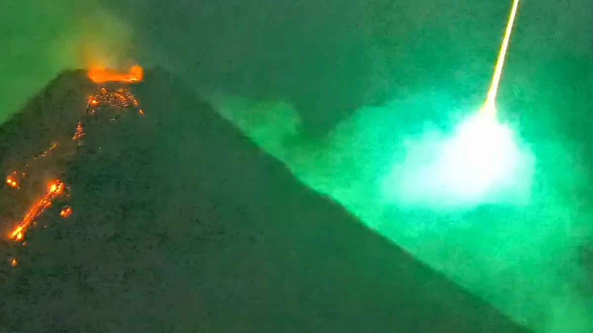 fireball over mayon volcano philippines may 25 2026 afartv stillshot
