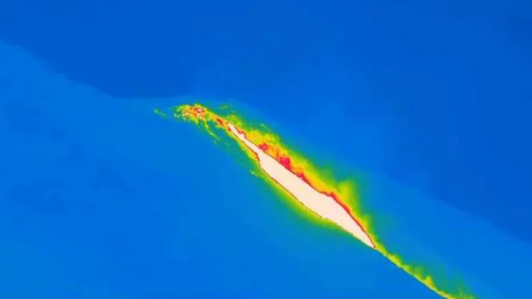 lava flow stromboli 1409 utc may 5 2026