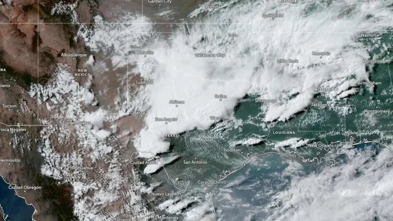 severe storms over texas at 2250 utc on may 10 2026