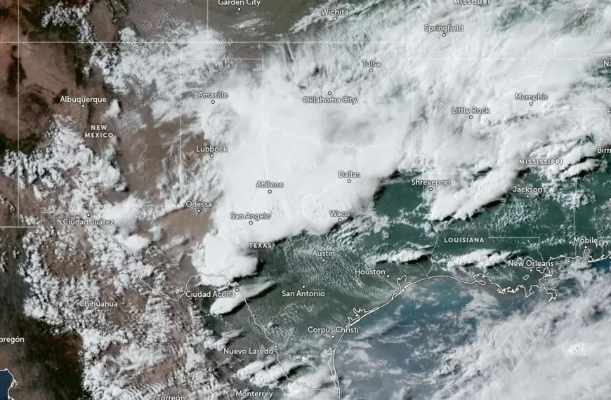 severe storms over texas at 2250 utc on may 10 2026