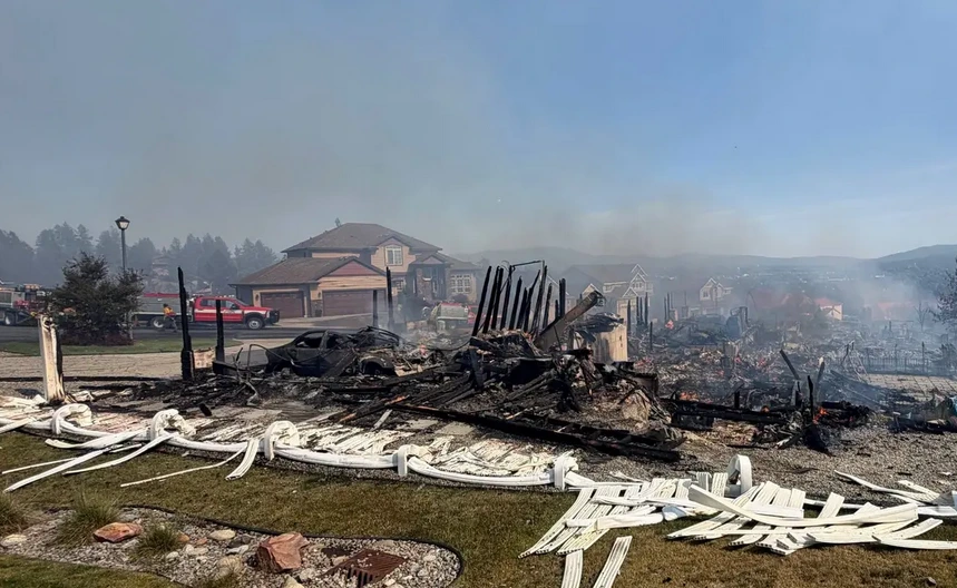 Home being engulfed in flames during the Upriver Fire