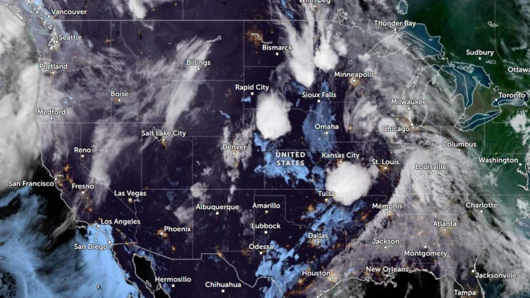 Satellite image of the USA at 1120 UTC on June 8, 2026