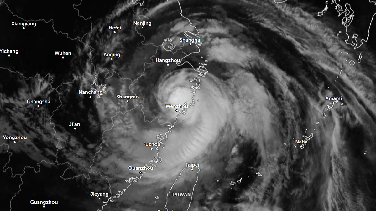 Satellite image Typhoon Bavi at 17:00 UTC, July 11, 2026