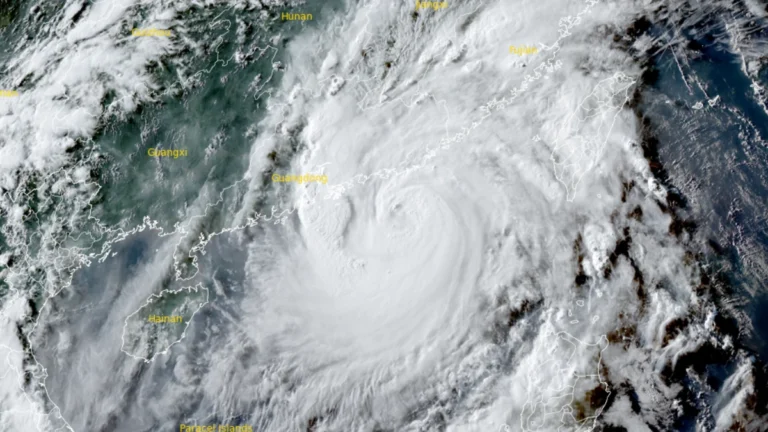 Satellite image of typhoon Noul at 09:50 UTC on July 25, 2026. Credit: JMA/Himawari-9, RAMMB/CIRA, The Watchers