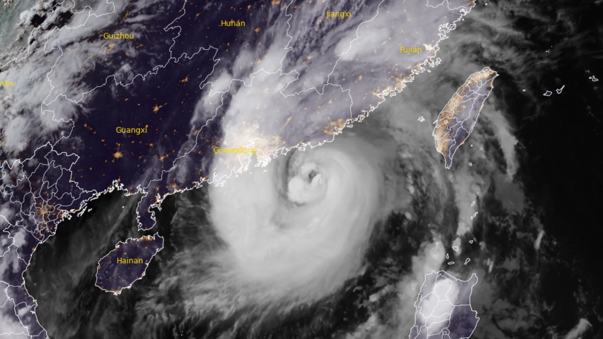Satellite image of typhoon Noul at 1120 UTC on July 25, 2026