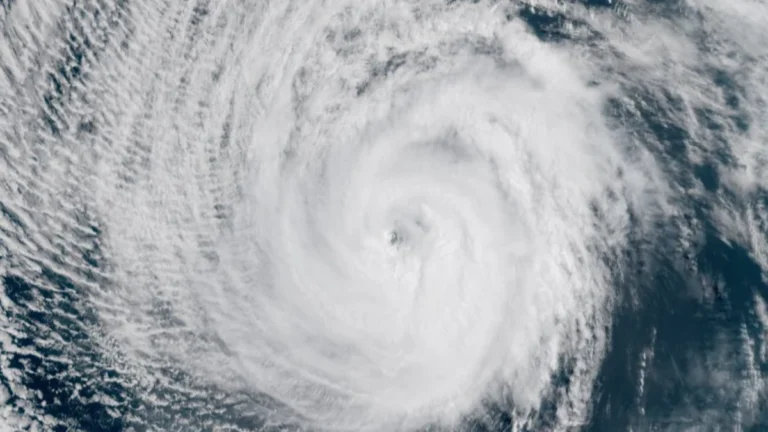 Sattellite image of Hurricane Fausto at 1850 UTC on July 25, 2026