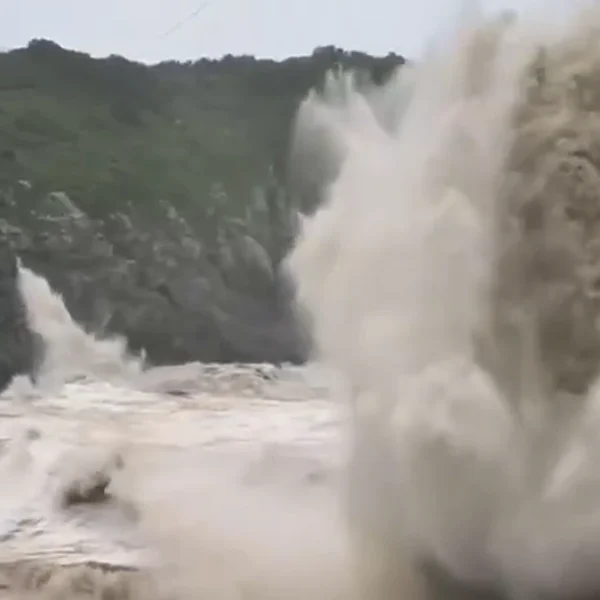 Strong winds associated to Typhoon Bavi bringing large waves to Dachen islands, Taizhou, Zhejiang, China