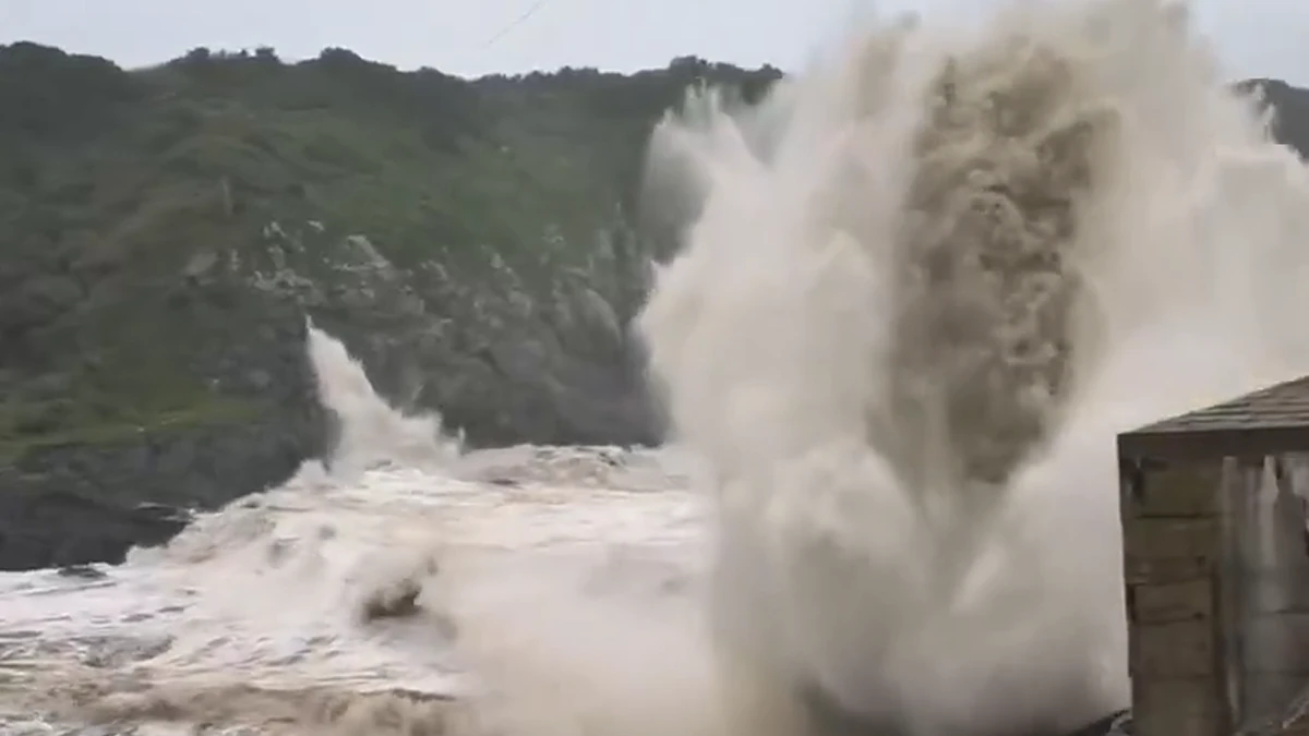 Strong winds associated to Typhoon Bavi bringing large waves to Dachen islands, Taizhou, Zhejiang, China