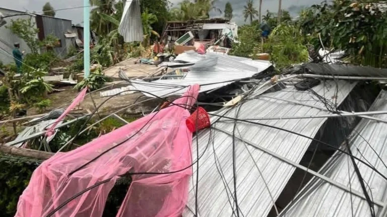 Strong winds tore roofs from houses in several communes