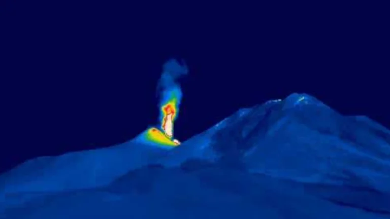 eruption at etna volcano august 7 2026 1000 utc