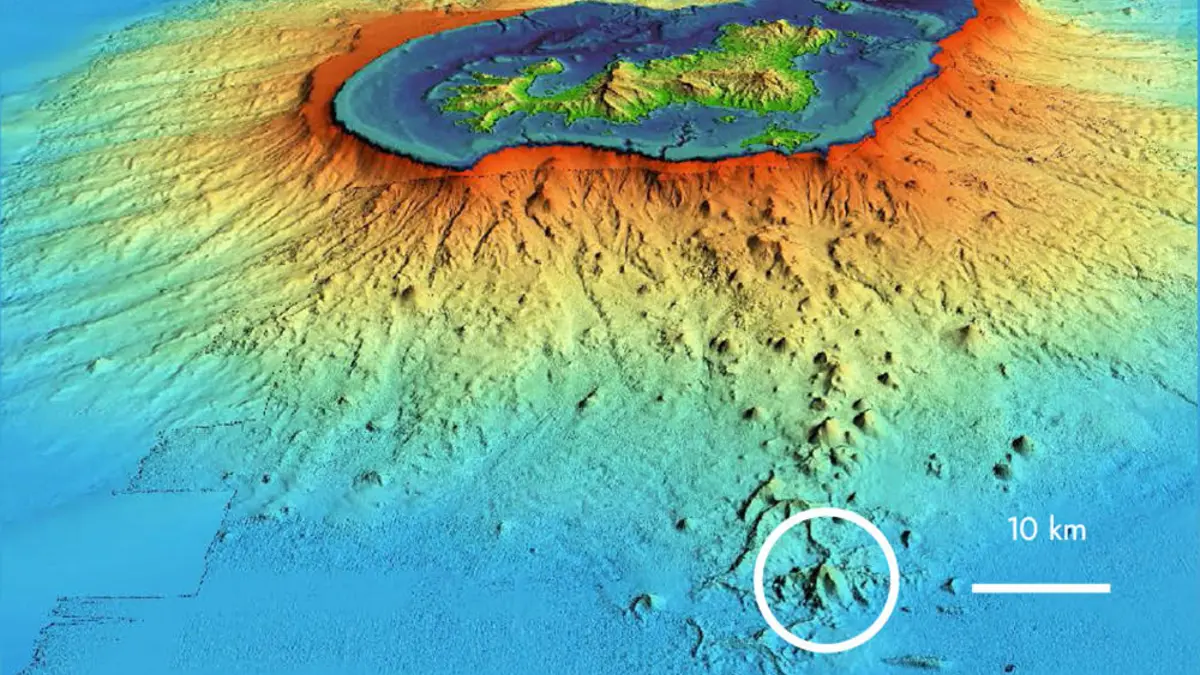 In May 2019, data from the MAYOBS scientific campaign showed that the submarine volcano, located about 50 km (31 miles) from Mayotte, had built an edifice just over 800 m (2 625 feet) high and was showing intense activity at a depth of about 3 500 m (11 483 feet)