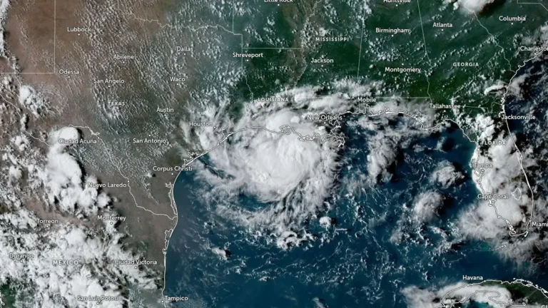 td5 (eduard) satellite image 2240 utc august 31 2026