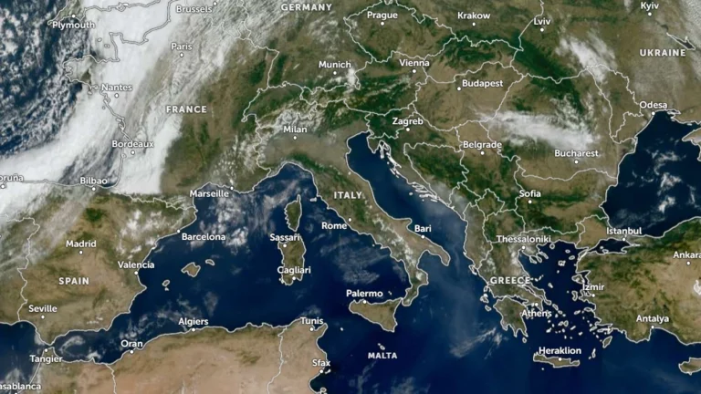 Satellite image of Italy at 16:10 UTC on September 8, 2026. EUMESAT/METEOSAT, Zoom Earth, The Watchers