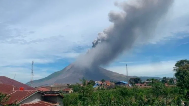 sinabung eruption august 31 2026