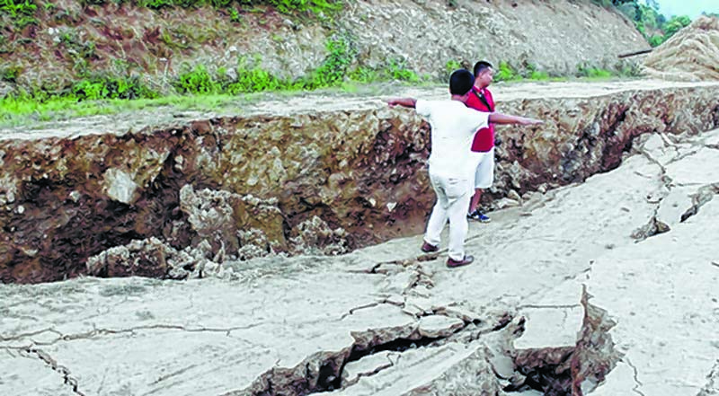 Earth crack in Manipur, India on June 5, 2017