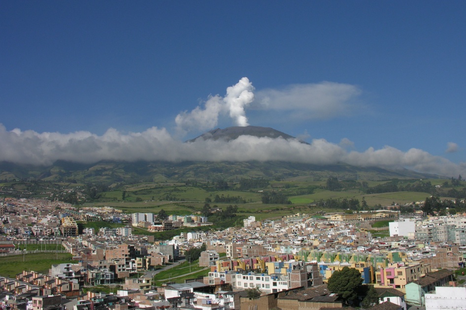 Galeras volcano in 2005