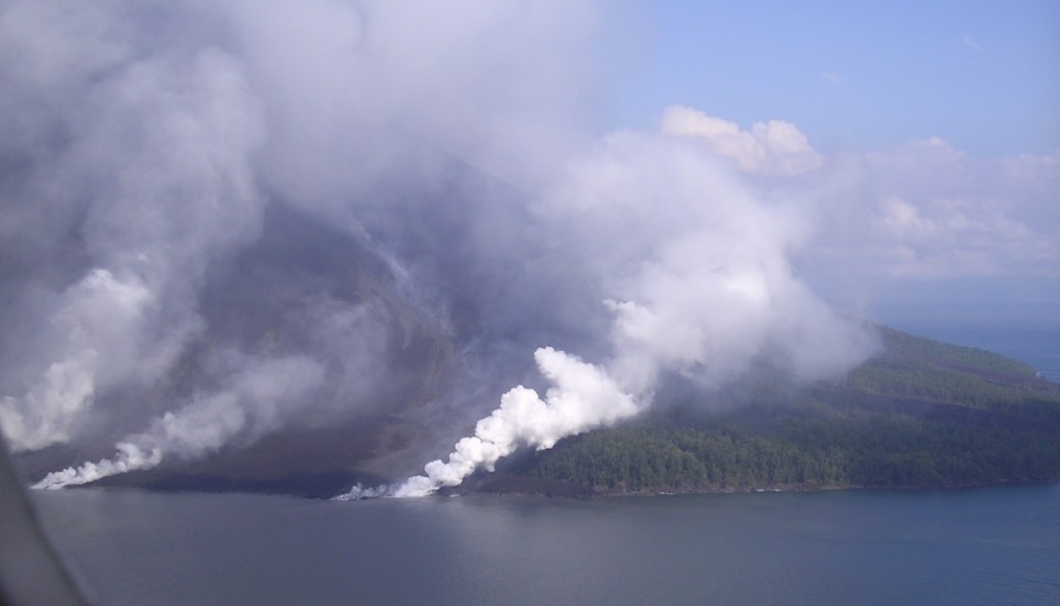 Eruption of Lopevi volcano, April 2007