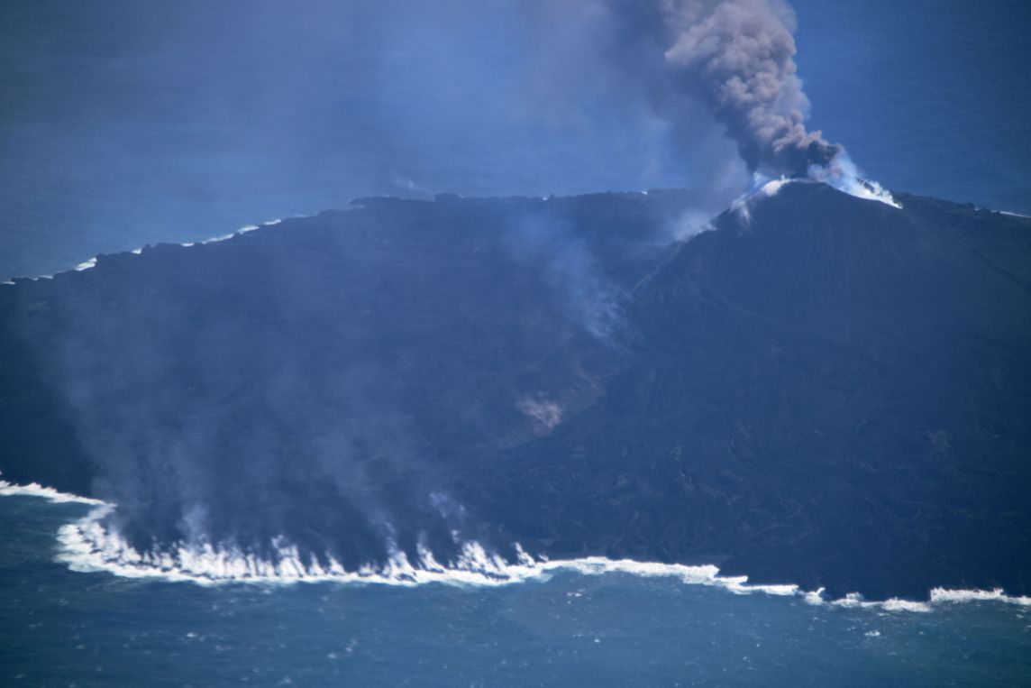 nishinoshima-volcano-march-9-2020-3