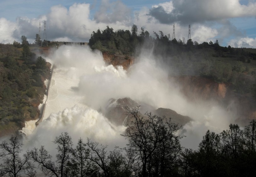 Oroville Dam spillway, water release on February 10, 2017