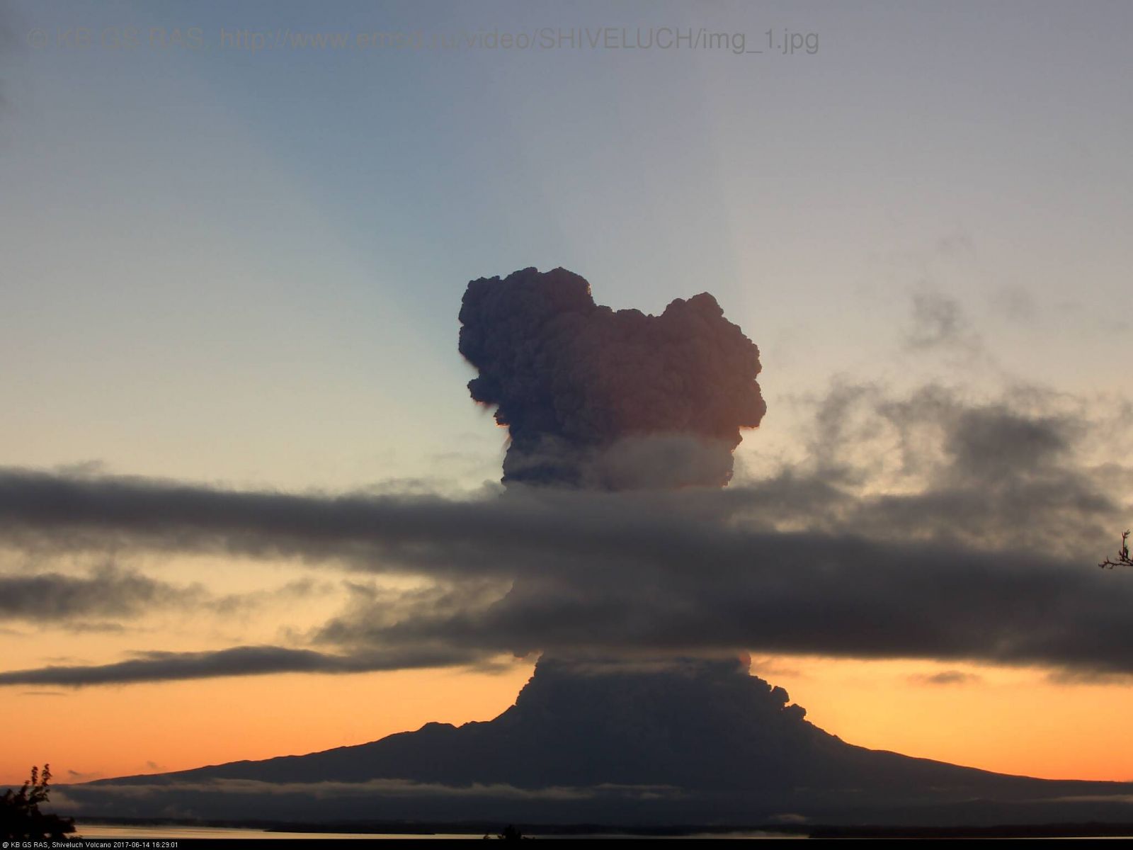 Sheveluch erupting at 16:29 UTC on June 14, 2017