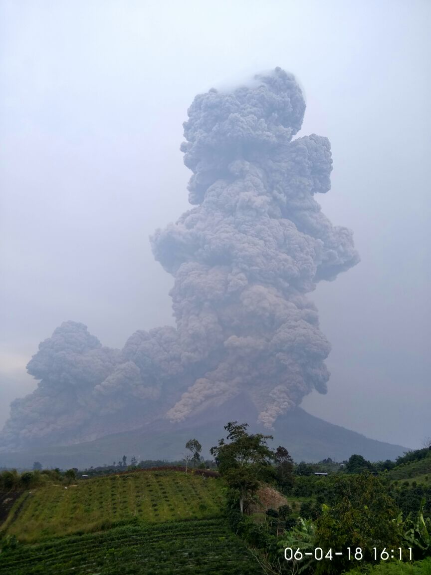 Sinabung eruption April 6, 2018