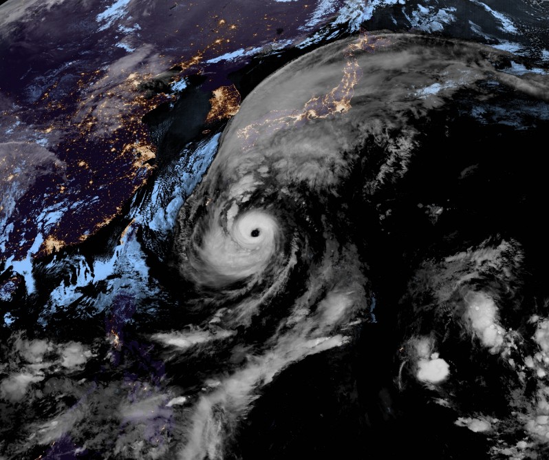 Super Typhoon Lan satellite image at 10:10 UTC on October 21, 2017