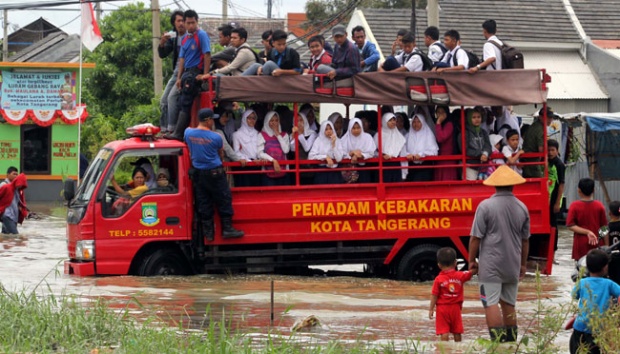 Evacuations in Tangerang, near Jakarta on November 13, 2016