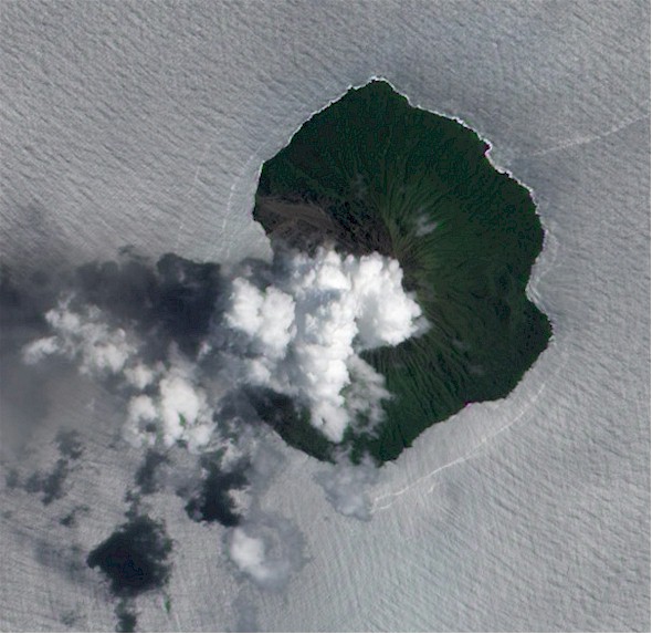 Tinakula eruption February 17, 2017
