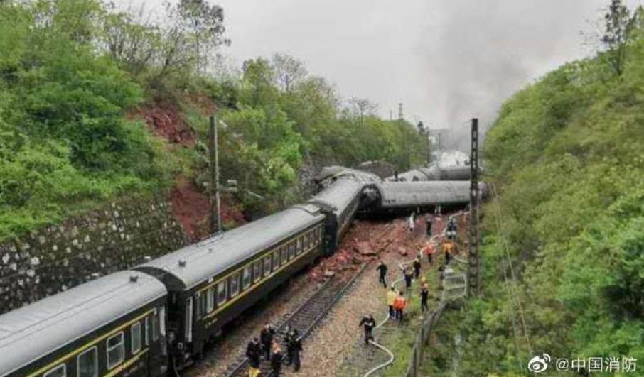 train-derails-due-to-landslide-china-march-30-2020-3